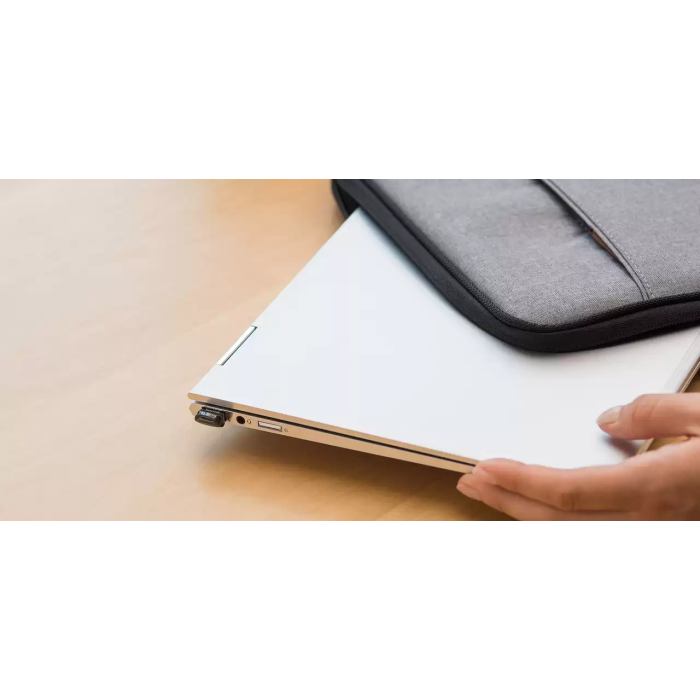 ultra-fit-usb-3-1-lifestyle2_jpg.wdthumb.1280.1280_webp_4